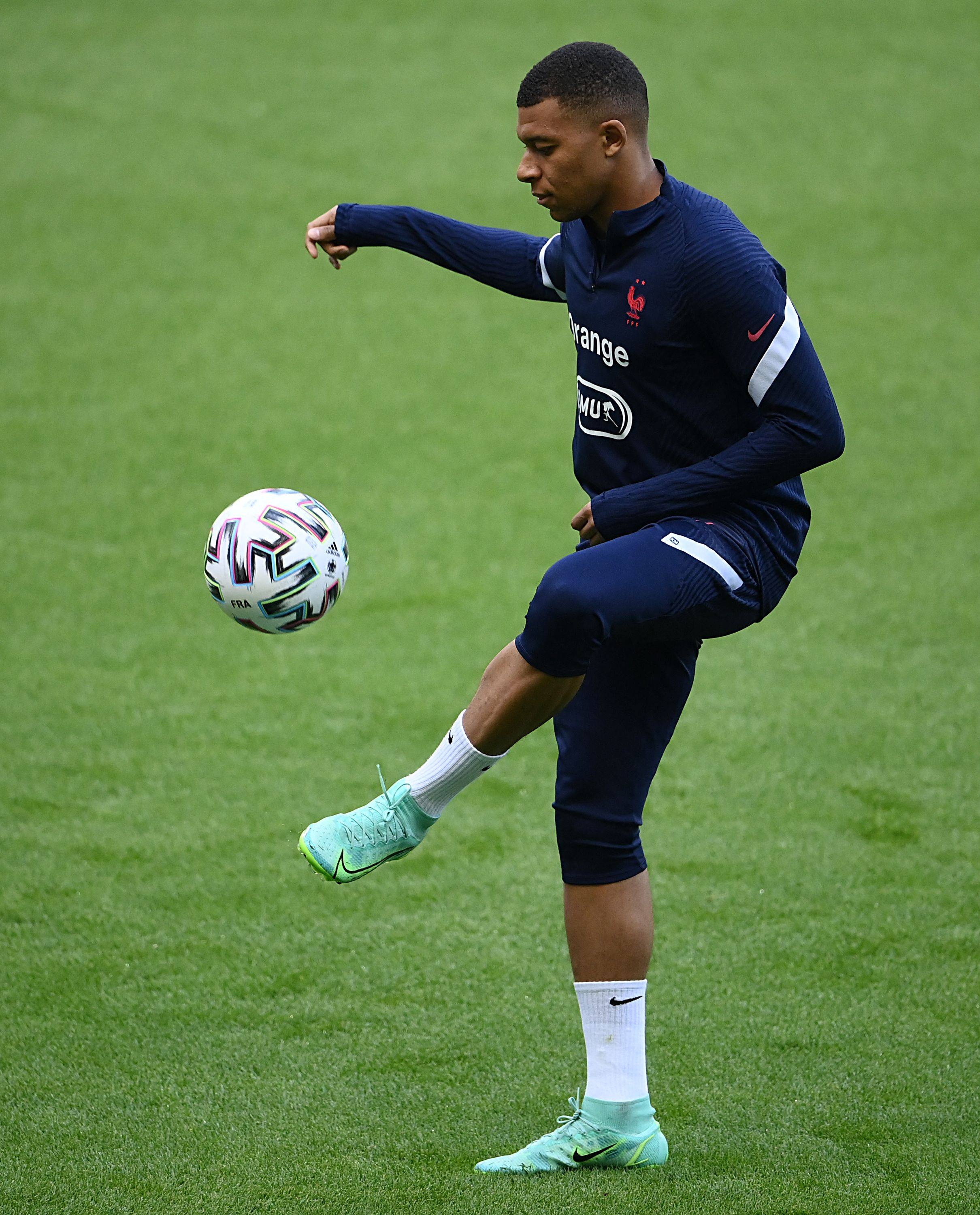 上游新闻：冲超决战，超1500名重庆球迷将在客场为铜梁龙助威