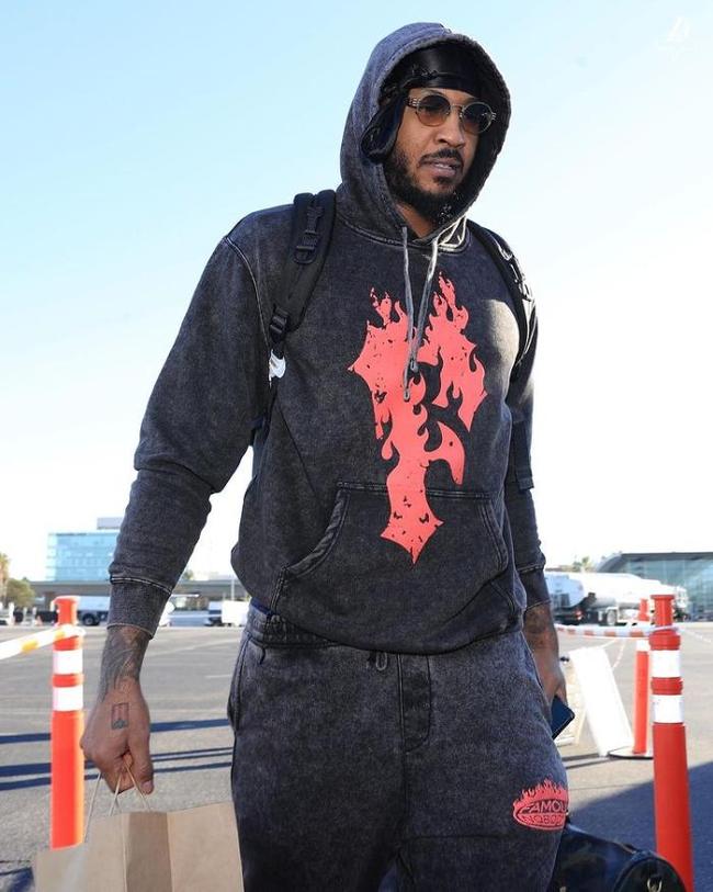 穆里尼奥：孔蒂的那不勒斯很难找到弱点，不讨论重回皇马话题